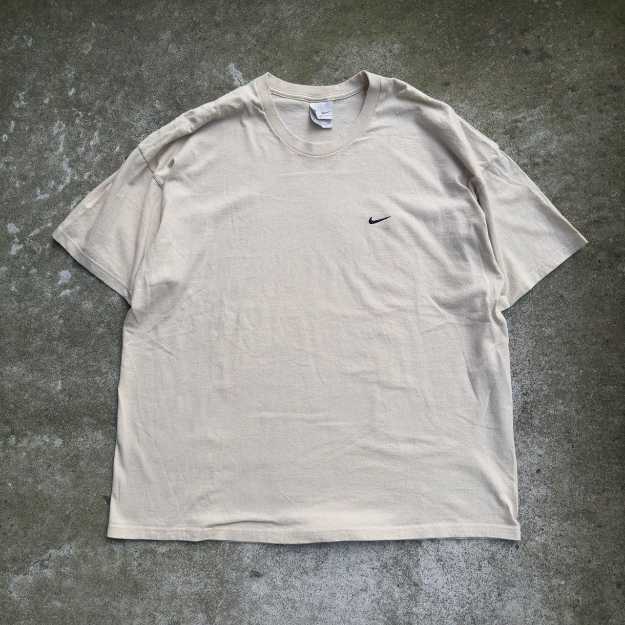 2000S NIKE MINI SWOOSH LOGO TEE BEIGE