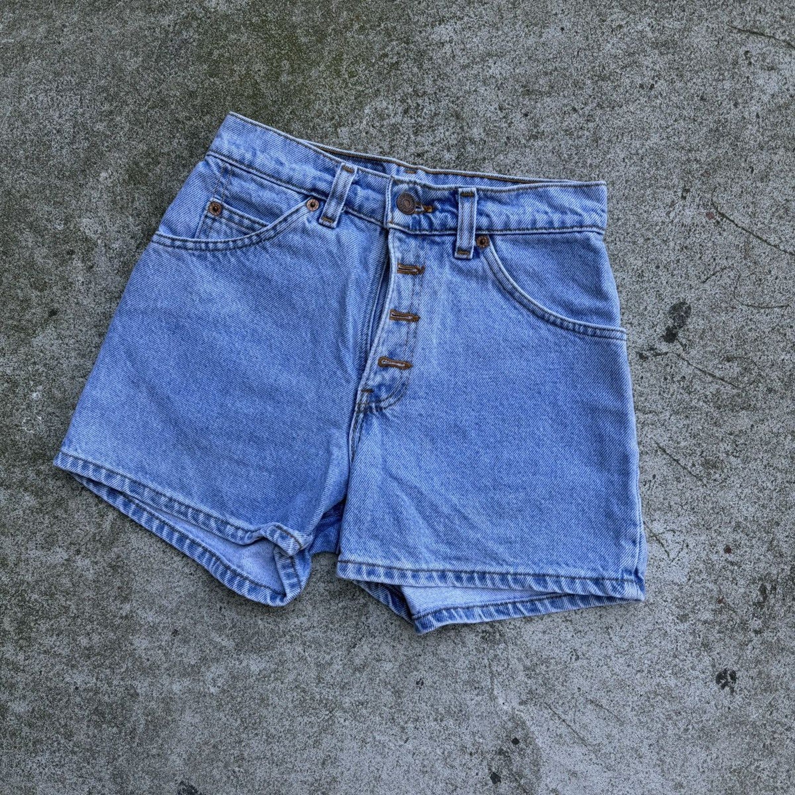 Vintage 1990s Levi's 950 Made in USA High Waisted Shorts