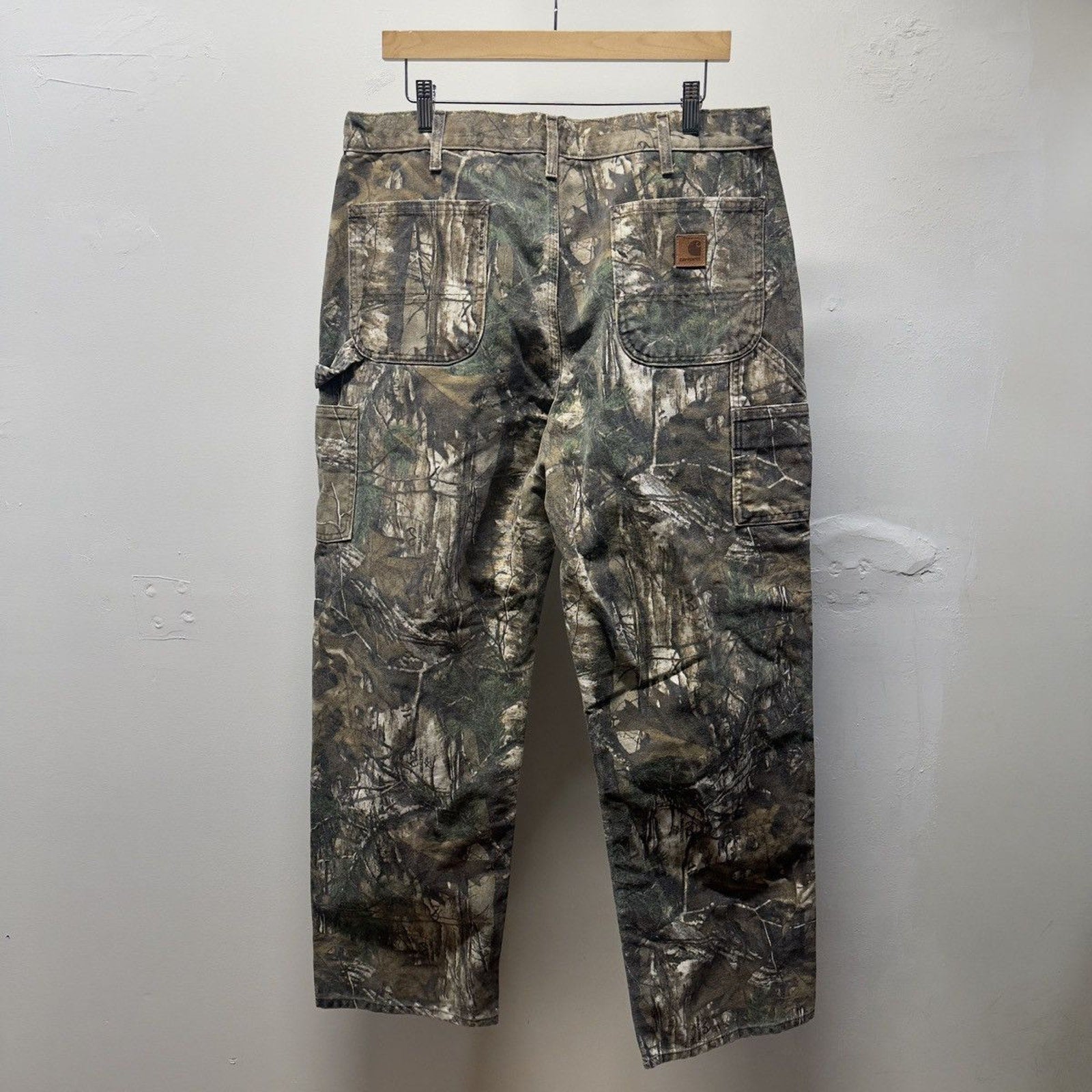 2000s Carhartt Realtree Camo Carpenter Pants