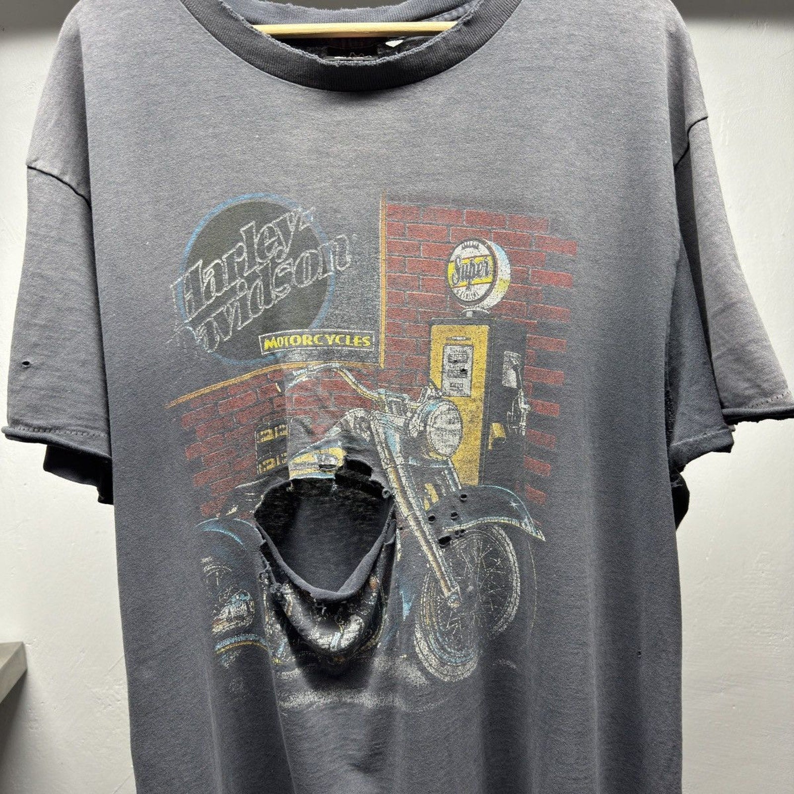 1990s Harley Davidson Thrashed Faded Distressed Tee — Garment 
