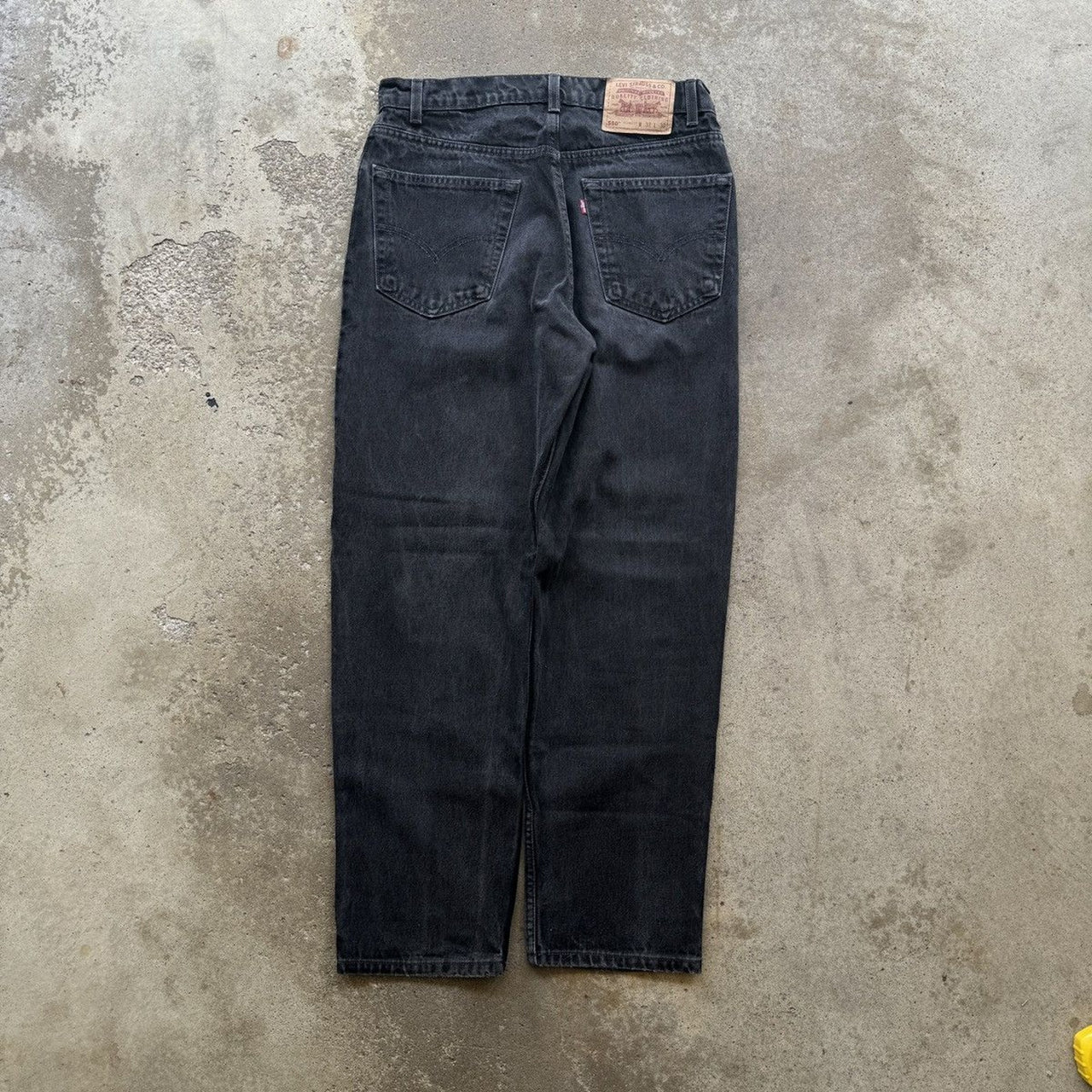 VINTAGE 90s LEVI'S 550 FADED BLACK RELAXED DENIM JEANS MADE IN USA