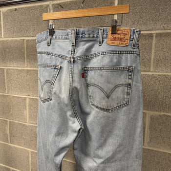 2000s Levi's 550 Baggy Thrashed Faded Jeans