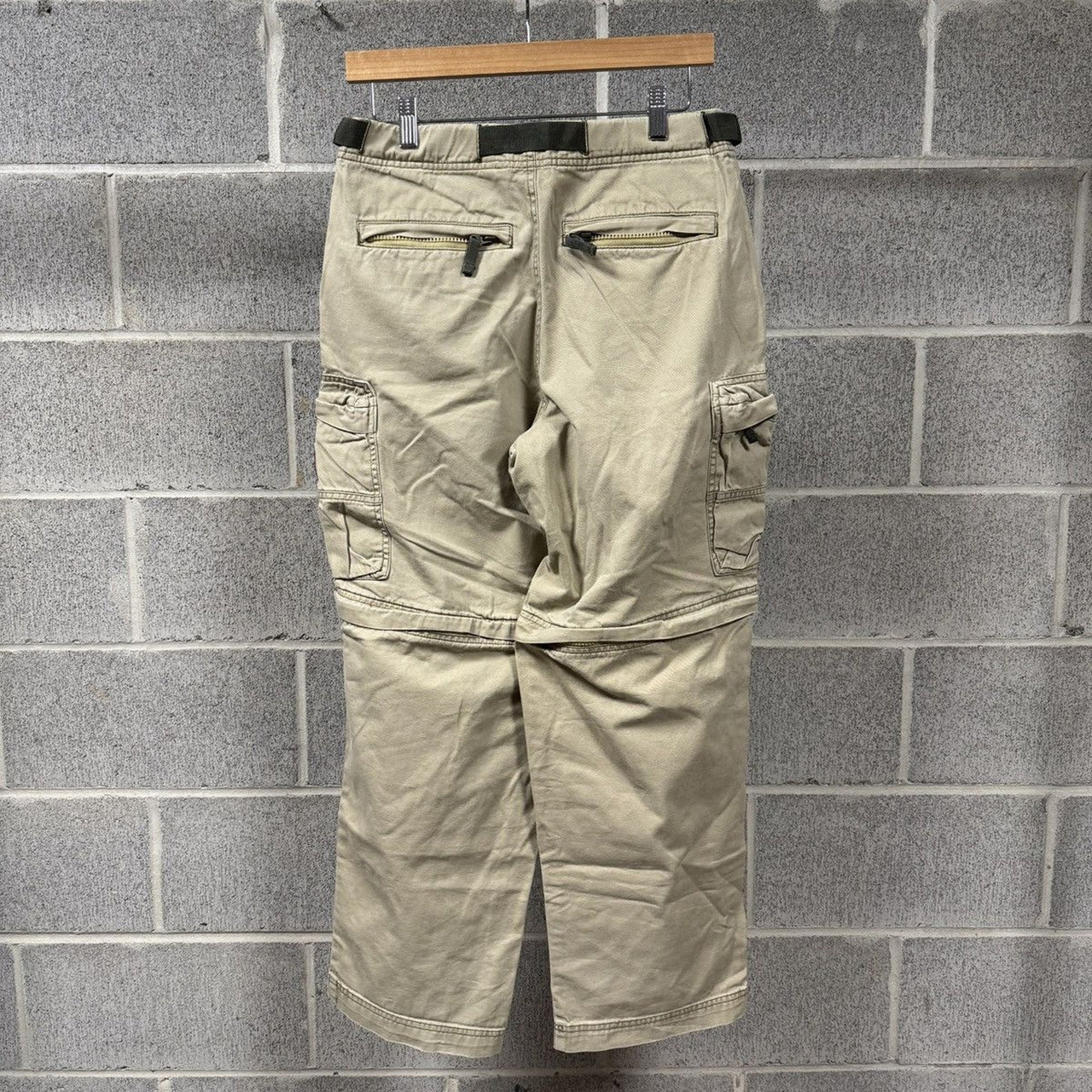 2000s Old Navy Tan Baggy Cargo Pants