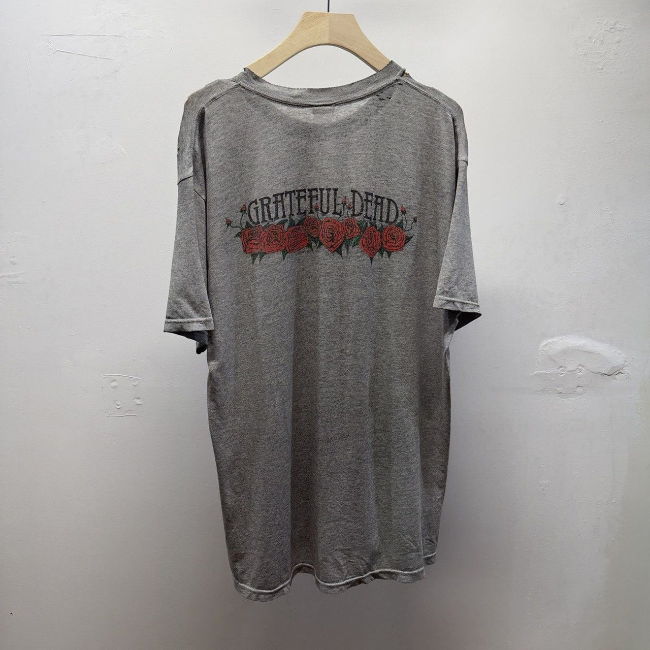 Vintage 2000 Faded Distressed Grateful Dead Skull Roses Band Tee