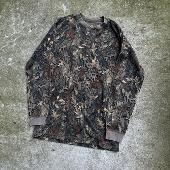 2000s CAMO THERMAL LONGSLEEVE HENLEY SHIRT