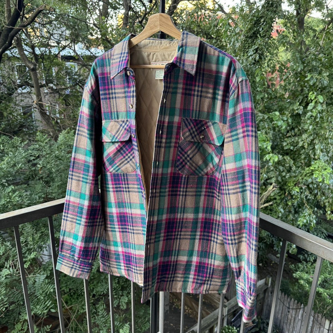 1990s Distressed Quilted Lined Plaid Flannel Shirt Jacket