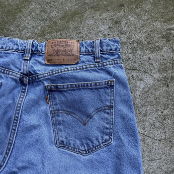 1990s LEVI'S 550 ORANGE TAB DENIM JEAN SHORTS JORTS