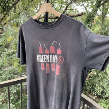 2000s Thrashed Green Day American Idiot Band Tee