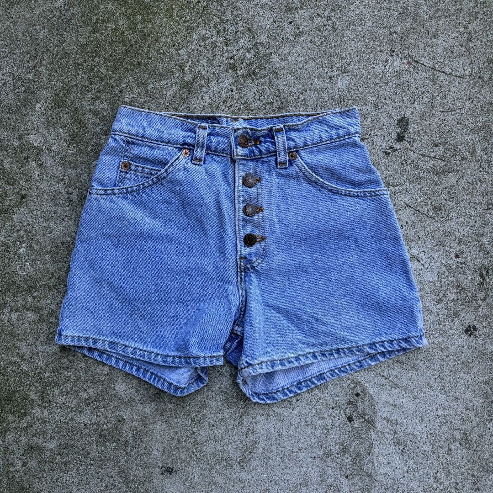Vintage 1990s Levi's 950 Made in USA High Waisted Shorts