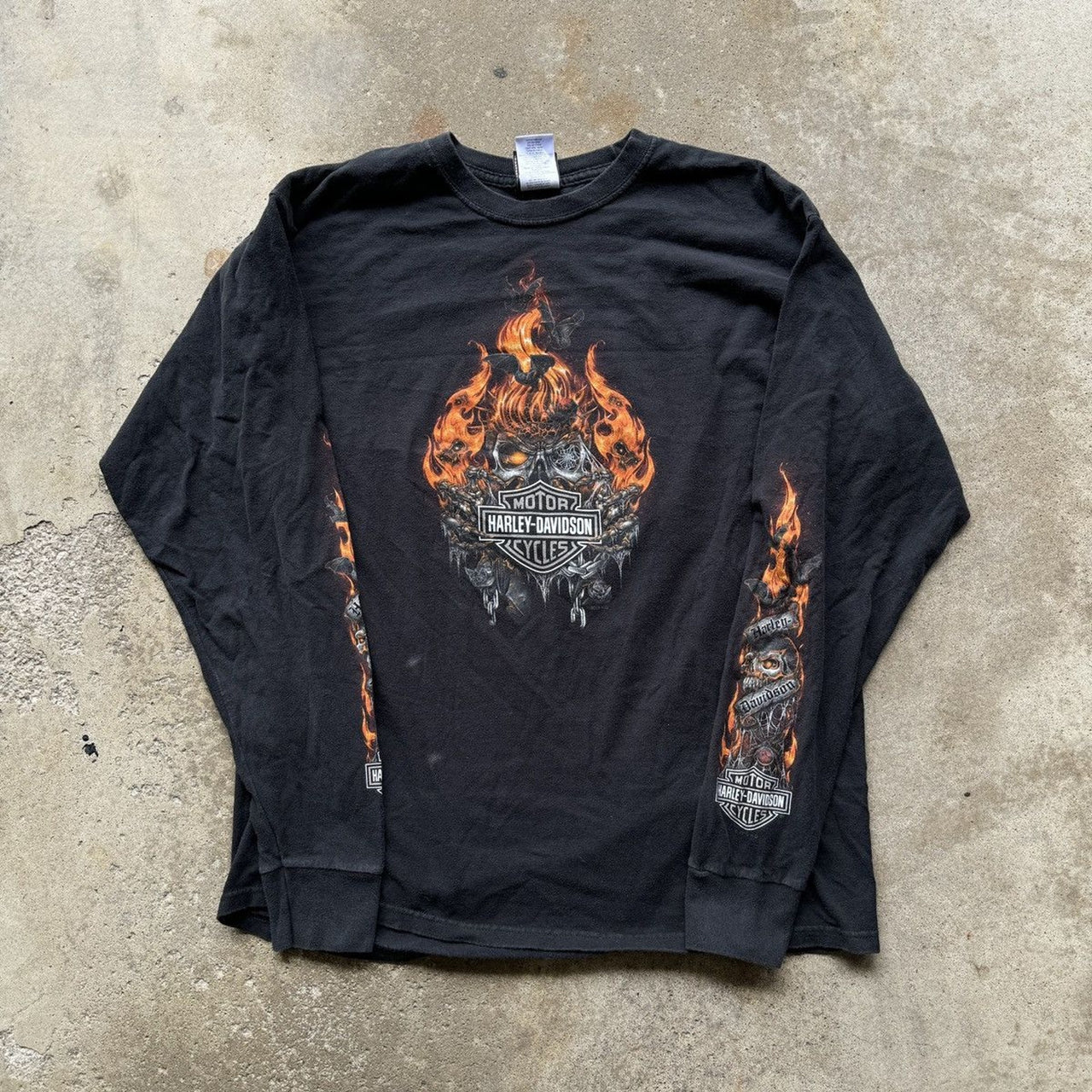 2010S HARLEY DAVIDSON FLAME SKULL LONGSLEEVE TEE