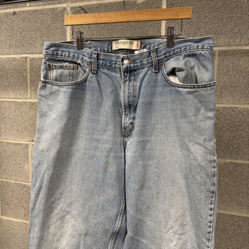 2000s Levi's 560 Baggy Thrashed Faded Jeans