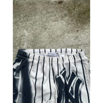 Pantalones deportivos Supreme New York Yankees Airbrush, talla grande, color blanco