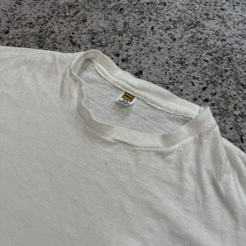 1970年代風の薄紙シングルステッチポケットTシャツ