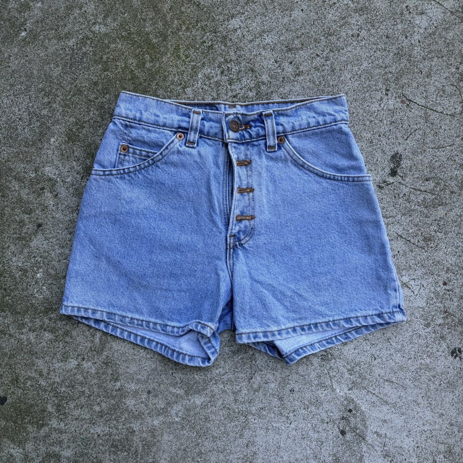 Vintage 1990s Levi's 950 Made in USA High Waisted Shorts