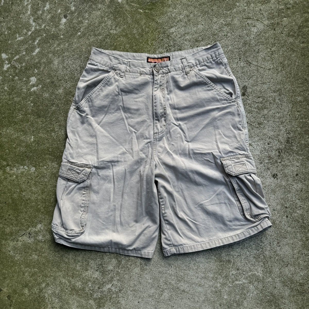 2000s Y2K BREAKDOWN BAGGY CARGO SKATER TAN KHAKI SHORTS