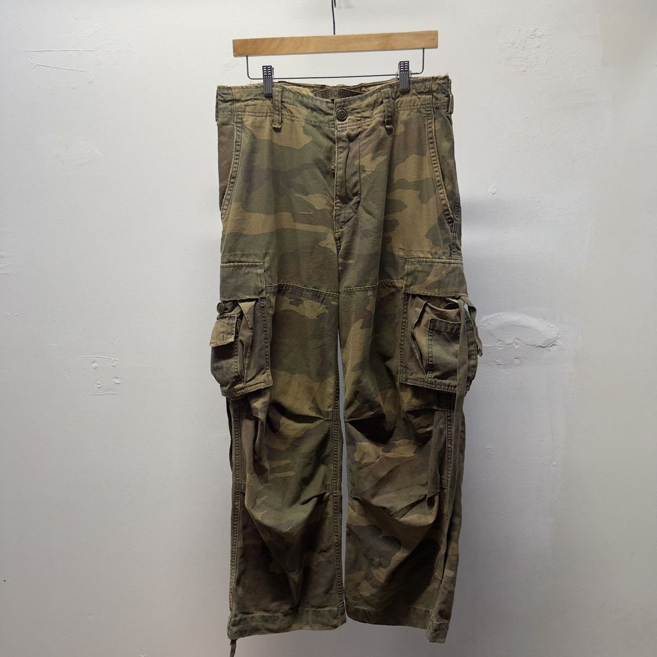 Vintage 2000s Abercrombie & Fitch Camo Paratrooper Cargo Pants