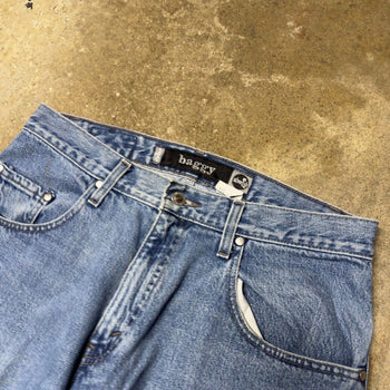 1990s LEVI’S SILVERTAB BAGGY FADED BLUE DENIM SKATER JEANS