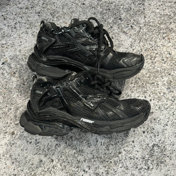 BALENCIAGA BLACK RUNNER