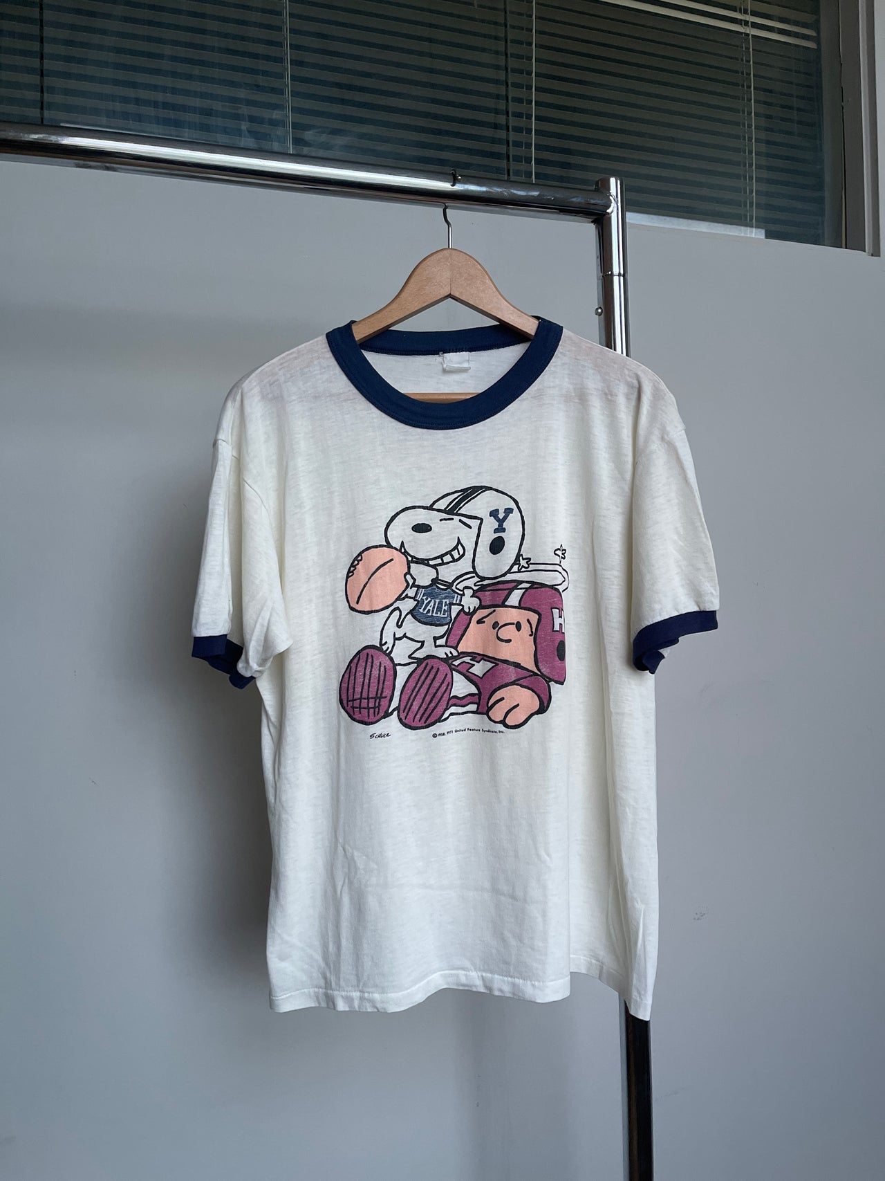 1970S PEANUTS YALE VS HARVARD RINGER TEE