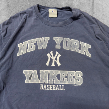 2000s NEW YORK YANKEES THRASHED FADED BLUE TEE SHIRT