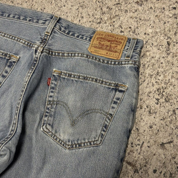 Vaqueros Levi's 550 de corte relajado de la década de 2000, fabricados en EE. UU.