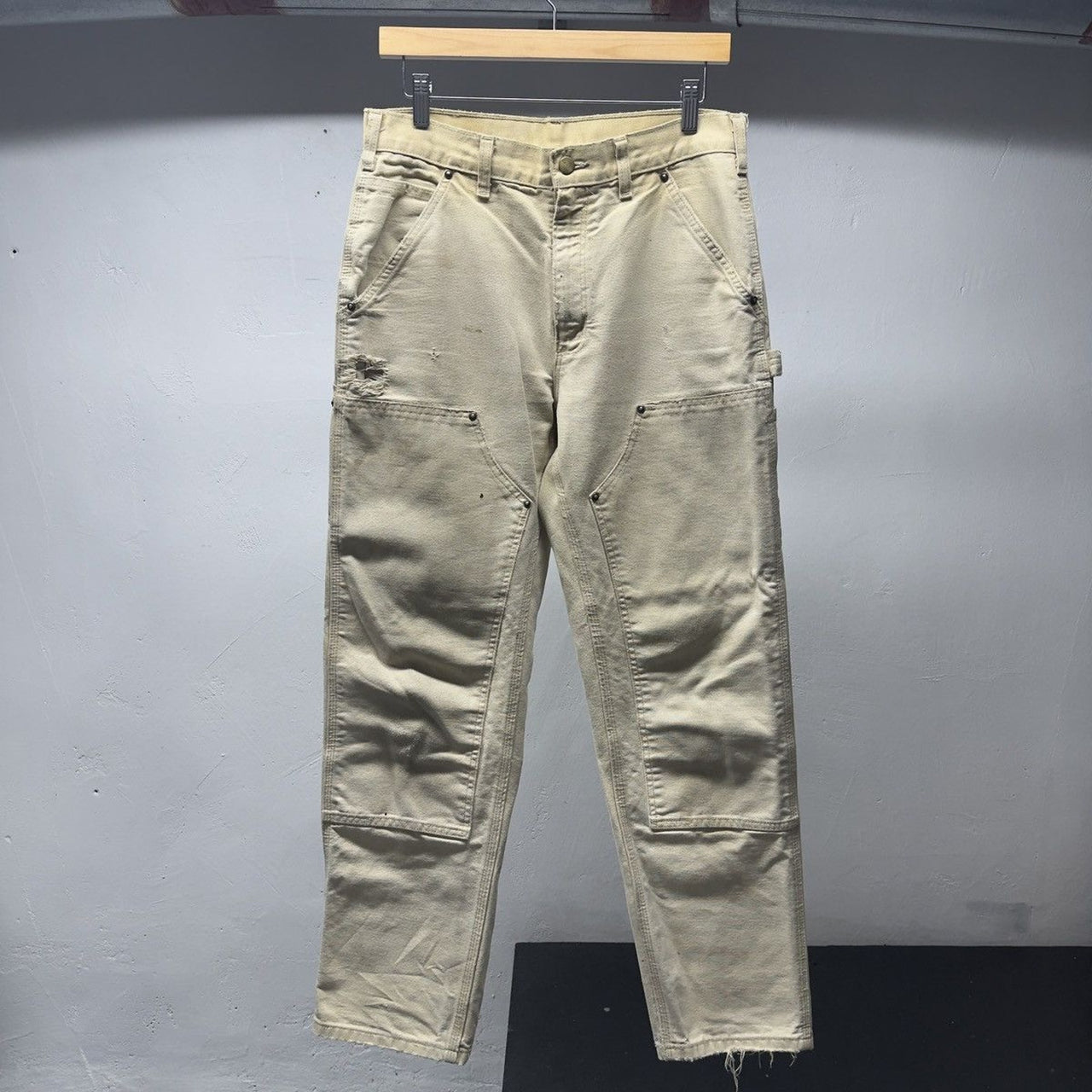 2000s Carhartt Thrashed Distressed Double Knee Pants