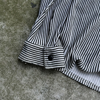 1990S BLACK AND WHITE STRIPED ZIP UP SHIRT