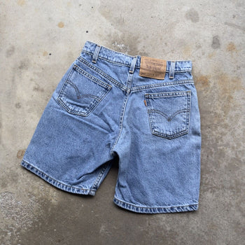 1990s LEVI’S 550 ORANGE TAB LIGHT WASH DENIM JEAN SHORTS JORTS