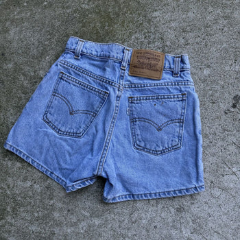Vintage 1990s Levi's 950 Made in USA High Waisted Shorts