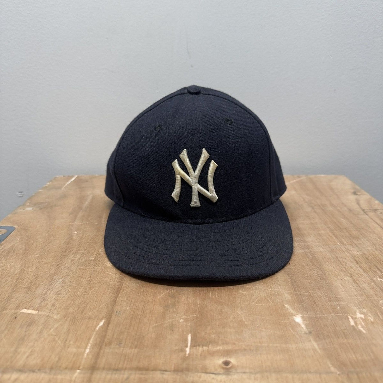 Vintage 2000s Faded New York Yankees Fitted Baseball Hat