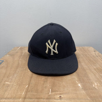 Vintage 2000s Faded New York Yankees Fitted Baseball Hat