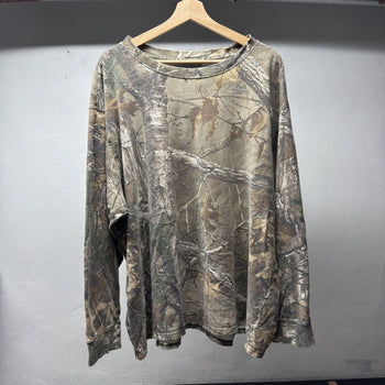 2000s Faded Distressed Realtree Camo Longsleeve Tee