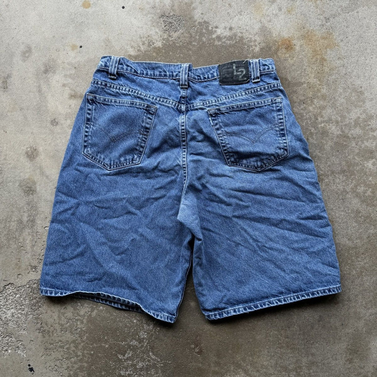 1990s LEVI'S L2 BOXY FIT BAGGY DENIM JEAN SHORTS JORTS