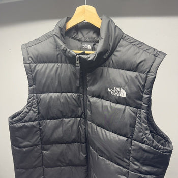 The North Face 550 Black Zip Up Puffer Vest