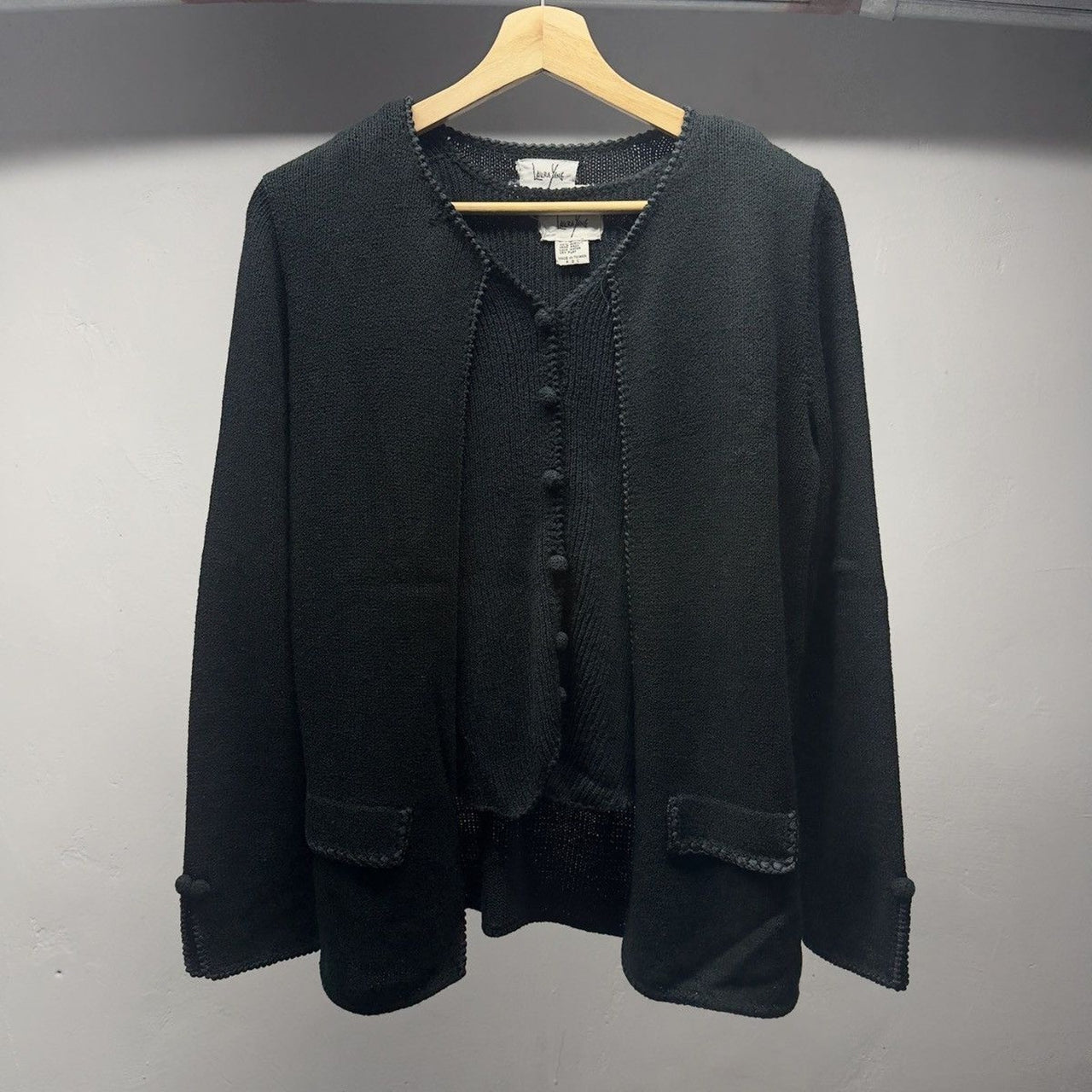 1980s Women's Saks Fifth Ave Laura Yang Knit Cardigan Twinset Sweater