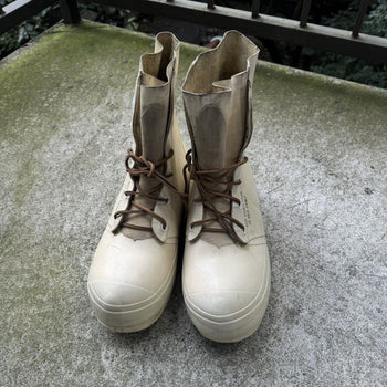 VINTAGE 1980S WHITE BATA BUNNY BOOTS 9R