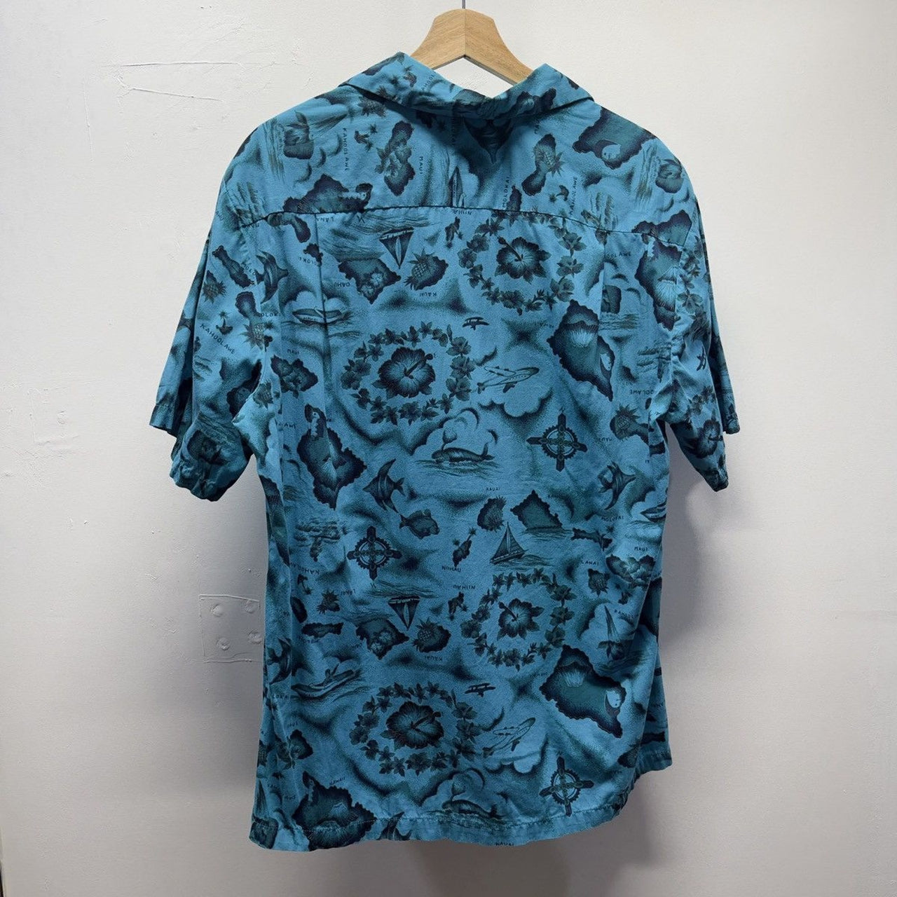 Vintage 1960s Ui Maikai Made in USA Hawaiian Shirt