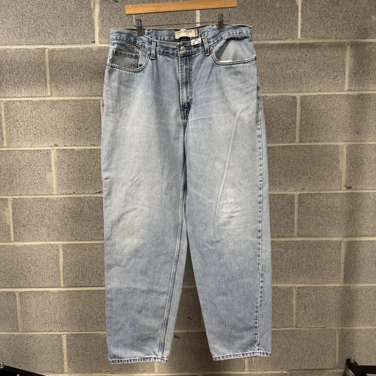 2000s Levi's 560 Baggy Thrashed Faded Jeans