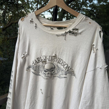 2000s Harley Davidson Thrashed Skull Flame Longsleeve Tee