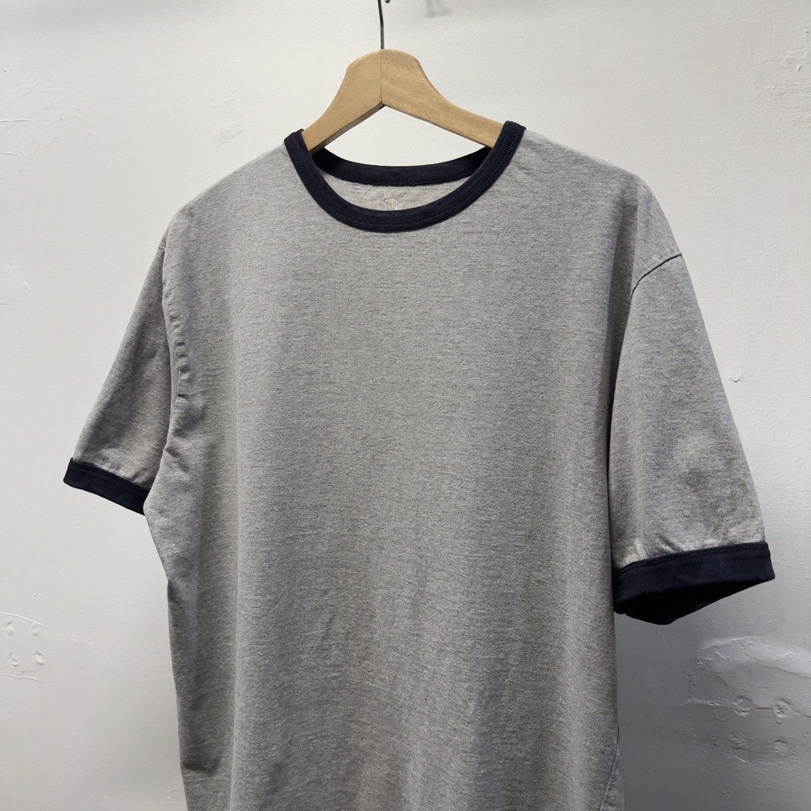 2000s Gap Faded Grey Navy Ringer Tee