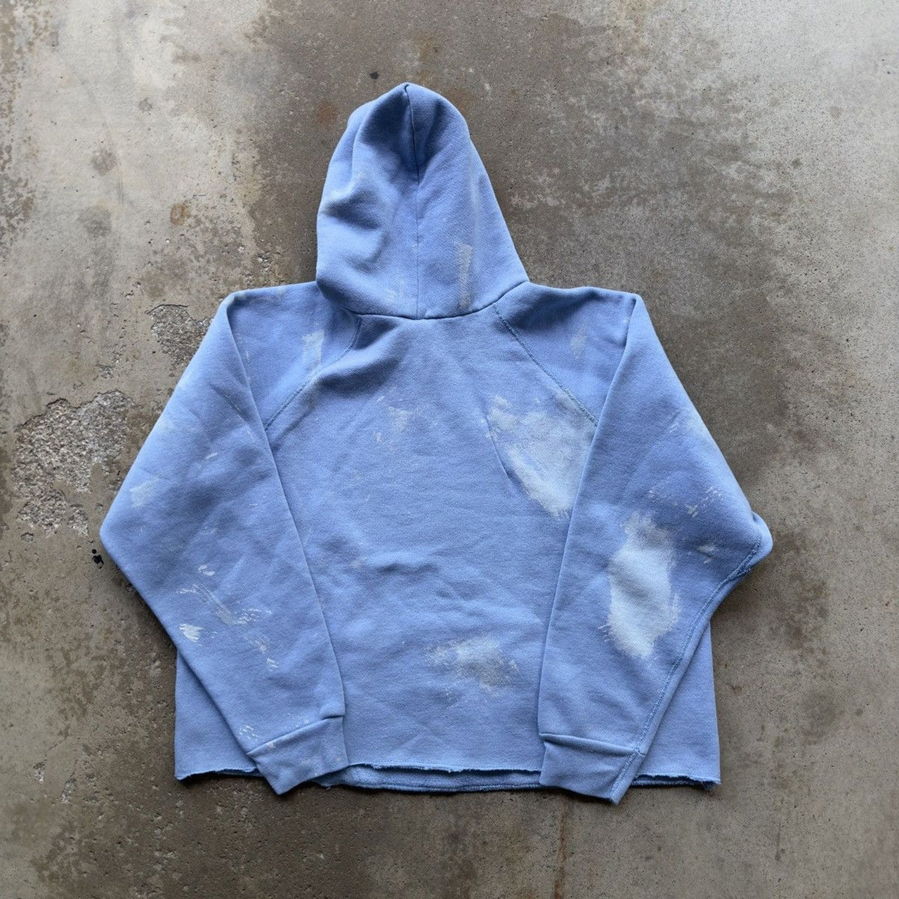 1980s PAINT SPLATTERED CROPPED BABY BLUE RAGLAN HOODIE