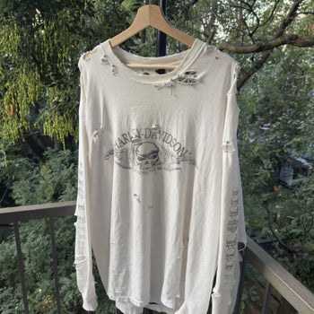 2000s Harley Davidson Thrashed Skull Flame Longsleeve Tee