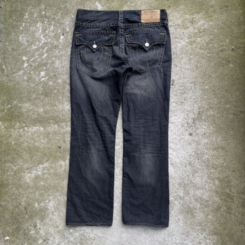 TRUE RELIGION RICKY STRAIGHT FLAP EARTHWORM DENIM JEANS