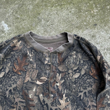 2000s CAMO THERMAL LONGSLEEVE HENLEY SHIRT