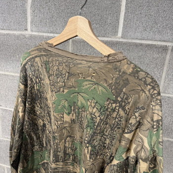 2000s Thrashed Faded Distressed Dirty Camo Longsleeve Pocket Tee