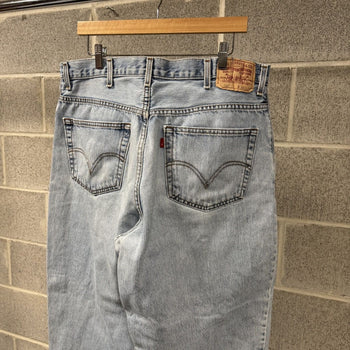 2000s Levi's 560 Baggy Thrashed Faded Jeans