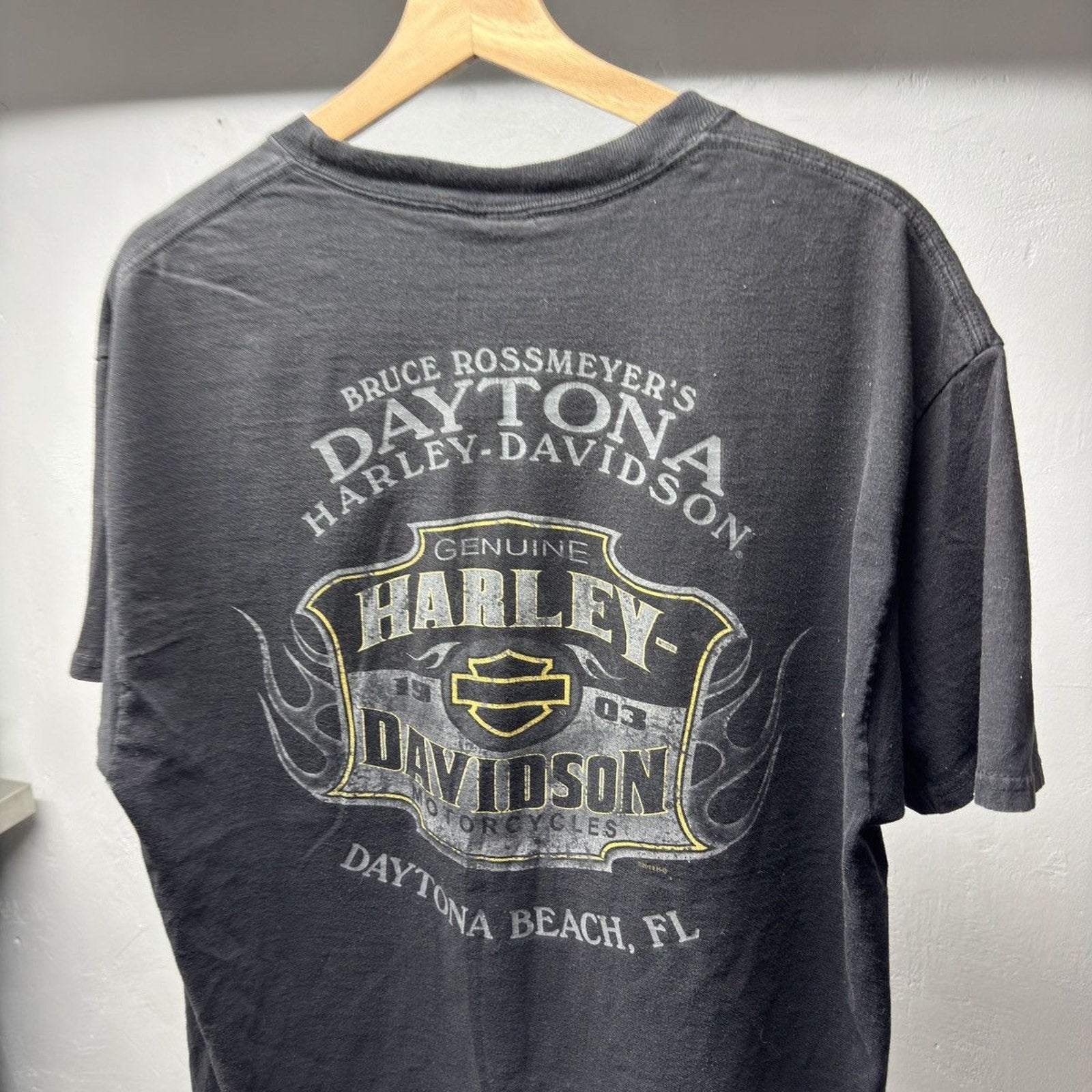 2010s Harley Davidson Lightning Pocket Tee — Garment Trafficker