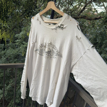 2000s Harley Davidson Thrashed Skull Flame Longsleeve Tee