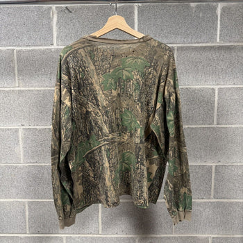 2000s Thrashed Faded Distressed Dirty Camo Longsleeve Pocket Tee