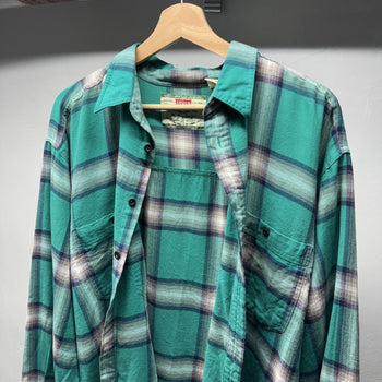 2000s Levi's Thrashed Plaid Flannel Grunge Shirt